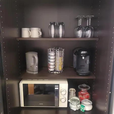 Large Kingsize Ensuite In Kingswood, Bristol, Bs15