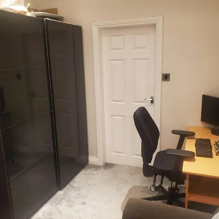 Large Kingsize Ensuite In Kingswood, Bristol, Bs15 Δωμάτια σε οικογενειακή κατοικία