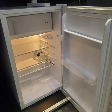 Large Kingsize Ensuite In Kingswood, Bristol, Bs15 Проживання в сім'ї *