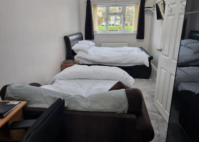 Large Kingsize Ensuite In Kingswood, Bristol, Bs15 منزل للإقامة